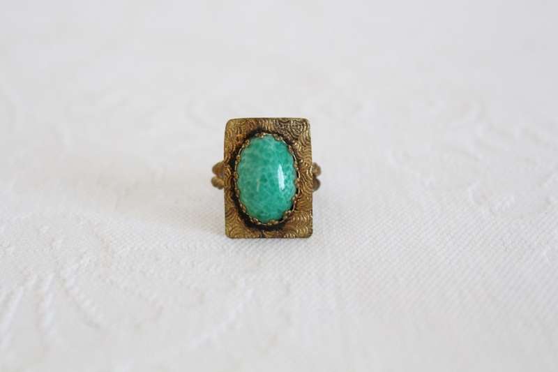VINTAGE GREEN STONE BRASS HAND MADE ADJUSTABLE RING