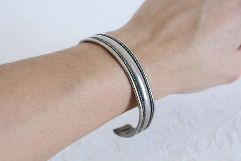 VINTAGE SILVER TONE BRASS CUFF BRACELET BANGLE