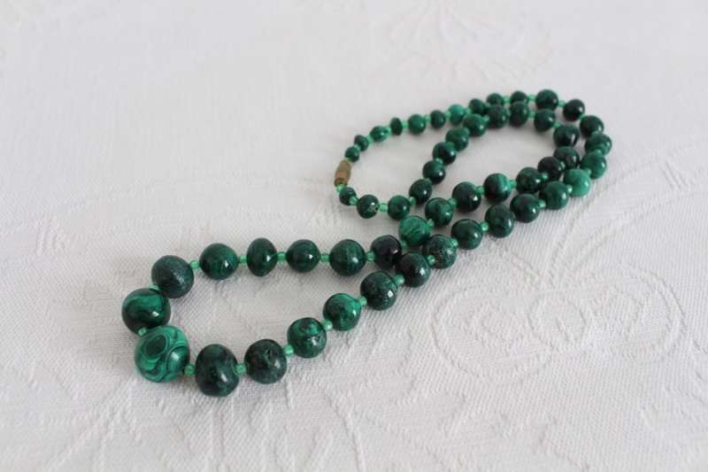 GENUINE MALACHITE VINTAGE GEM STONE BEADED NECKLACE