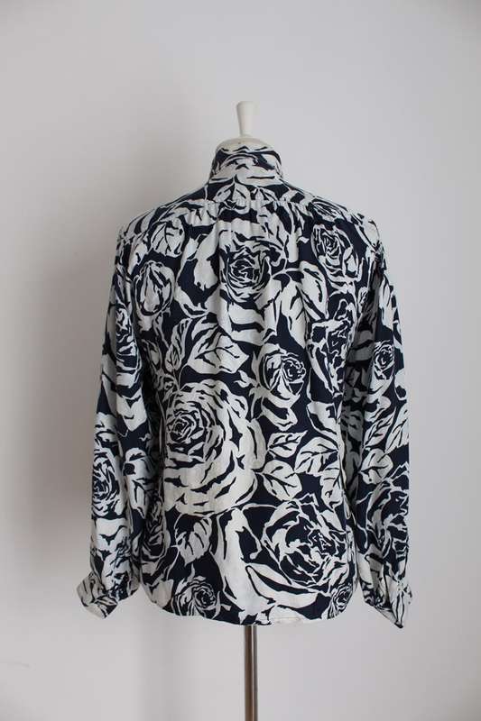 *GUCCI* DESIGNER VINTAGE 100% SILK NAVY WHITE FLORAL BLOUSE SHIRT - SIZE 10