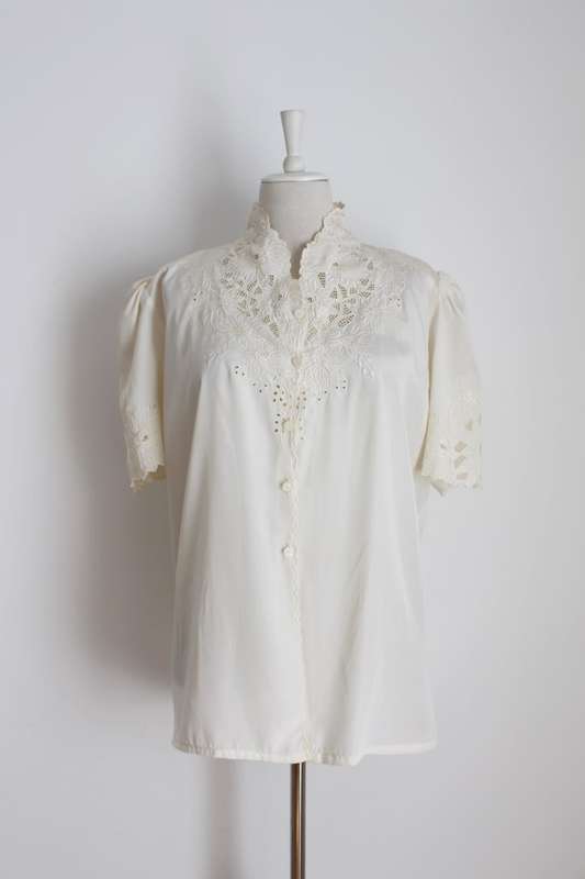 VINTAGE THAI SILK CREAM EMBROIDERED HIGH COLLAR SHIRT BLOUSE TOP - SIZE 18