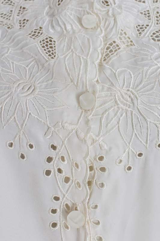 VINTAGE THAI SILK CREAM EMBROIDERED HIGH COLLAR SHIRT BLOUSE TOP - SIZE 18