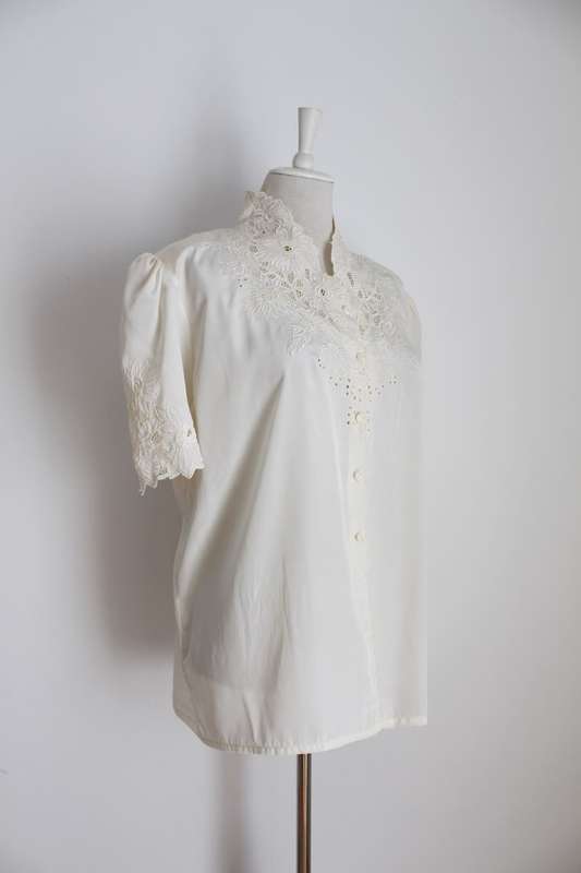 VINTAGE THAI SILK CREAM EMBROIDERED HIGH COLLAR SHIRT BLOUSE TOP - SIZE 18