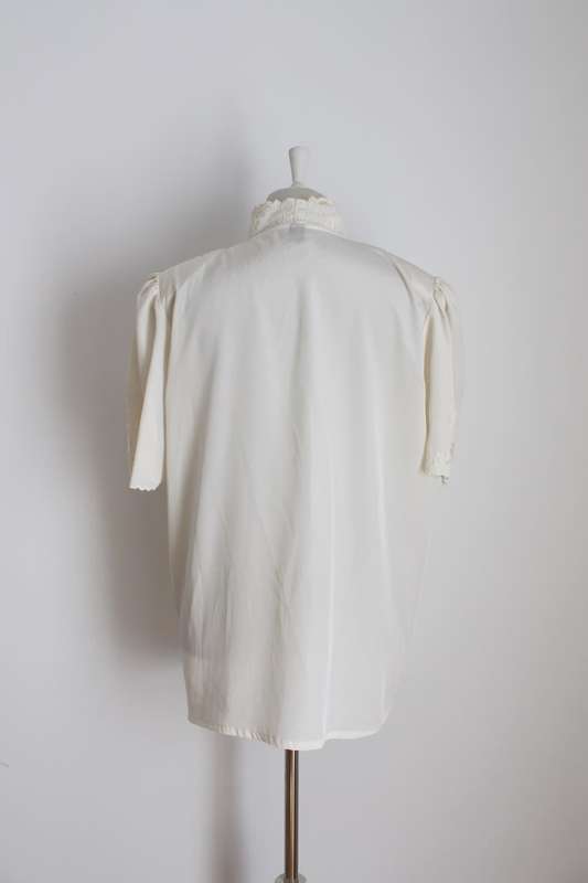 VINTAGE THAI SILK CREAM EMBROIDERED HIGH COLLAR SHIRT BLOUSE TOP - SIZE 18