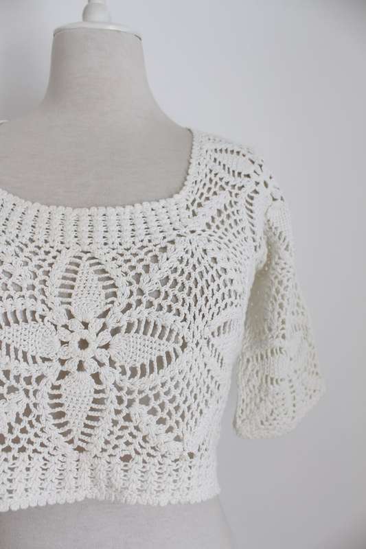 VINTAGE CROCHET KNIT WHITE CROPPED TOP JERSEY - SIZE M