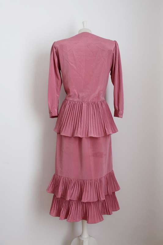 VINTAGE TWO PIECE PINK RUFFLE TOP SKIRT SET - SIZE 12