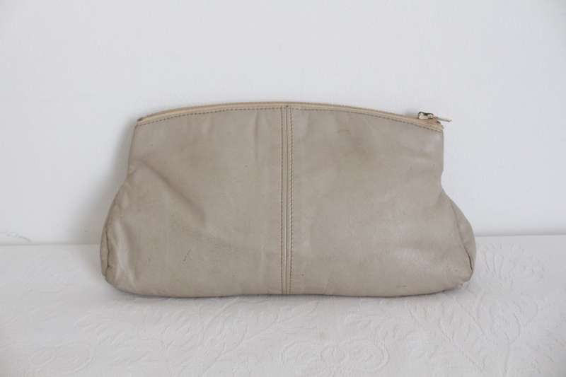 VINTAGE GENUINE LEATHER BEIGE CLUTCH BAG PURSE
