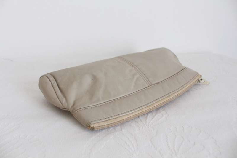 VINTAGE GENUINE LEATHER BEIGE CLUTCH BAG PURSE