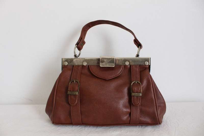 VINTAGE BROWN DOCTORS STYLE SMALL FAUX LEATHER BAG HANDBAG