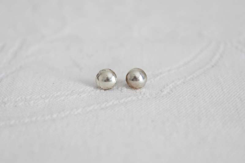 STERLING SILVER VINTAGE SMALL ROUND STUD EARRINGS