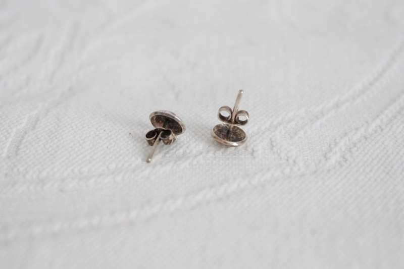 STERLING SILVER VINTAGE SMALL ROUND STUD EARRINGS