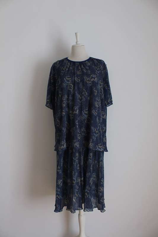 VINTAGE PLEATED SHIMMER BLUE FLORAL COCKTAIL DRESS - SIZE 18