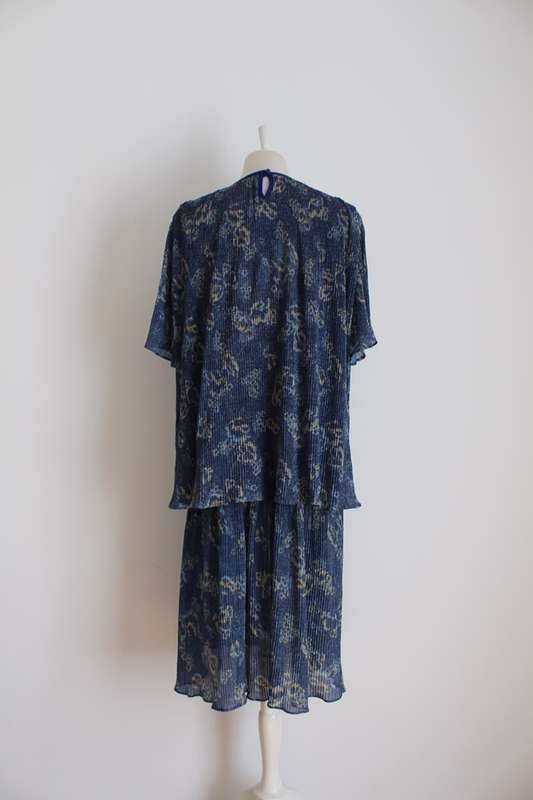 VINTAGE PLEATED SHIMMER BLUE FLORAL COCKTAIL DRESS - SIZE 18