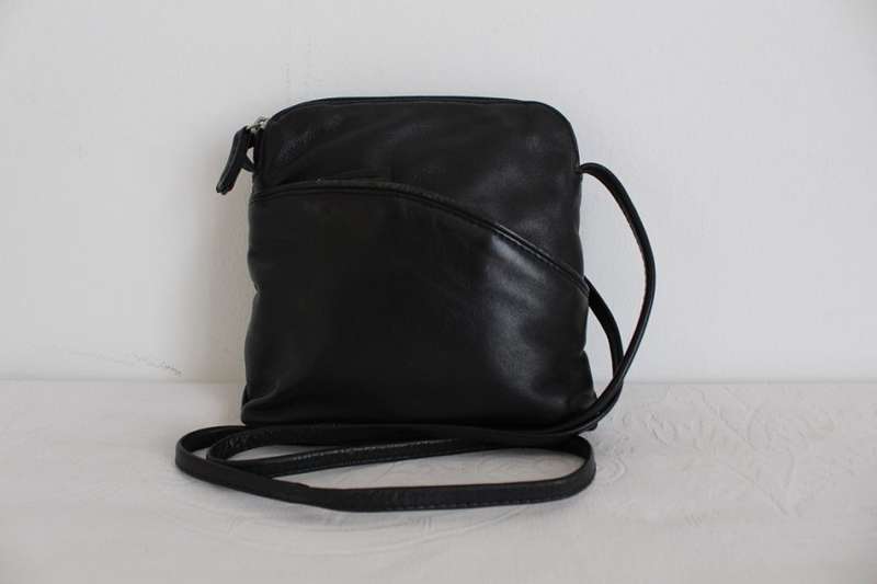 GENUINE LEATHER LAKELAND BLACK SMALL SLING BAG HANDBAG