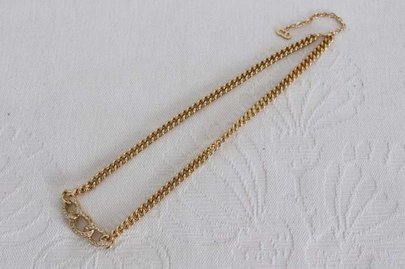 *CHRISTIAN DIOR* DESIGNER VINTAGE GOLD PLATED CHAIN NECKLACE