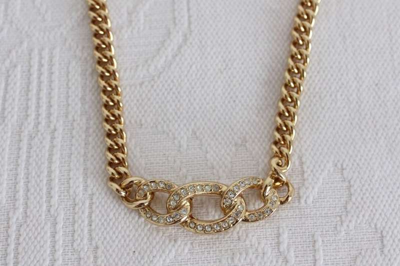 *CHRISTIAN DIOR* DESIGNER VINTAGE GOLD PLATED CHAIN NECKLACE
