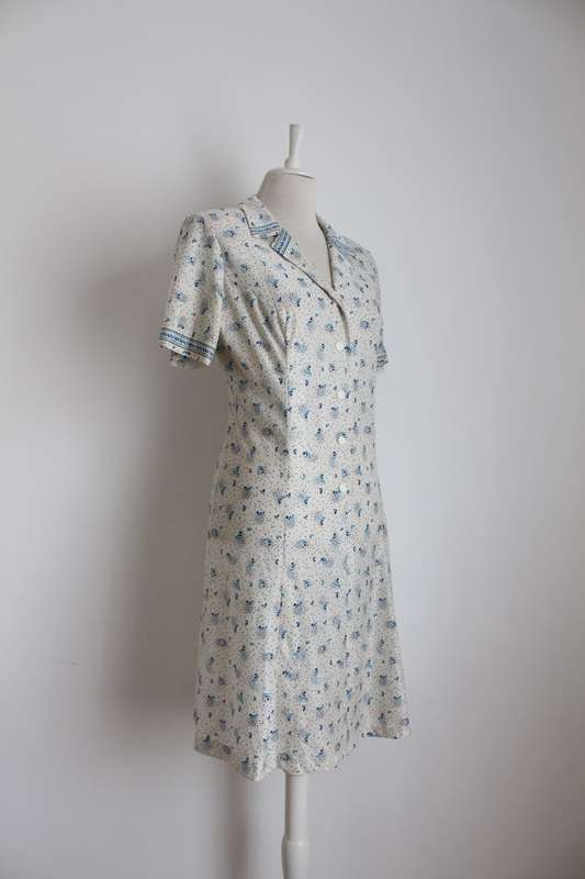 VINTAGE WHITE BLUE SPOTTED PRINT DAY DRESS - SIZE 12