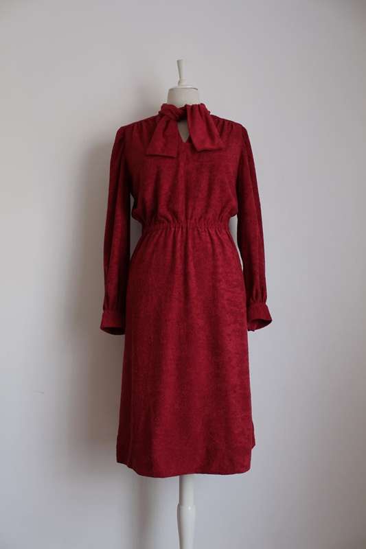 VINTAGE TOWELLING MAROON RED TIE NECK DRESS - SIZE 12