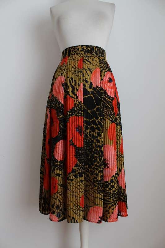 VINTAGE TWO PIECE ANIMAL FLORAL PRINT TOP PLEATED SKIRT - SIZE 12