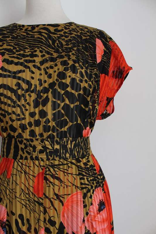 VINTAGE TWO PIECE ANIMAL FLORAL PRINT TOP PLEATED SKIRT - SIZE 12