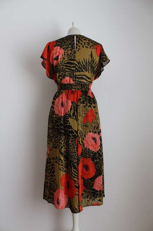 VINTAGE TWO PIECE ANIMAL FLORAL PRINT TOP PLEATED SKIRT - SIZE 12