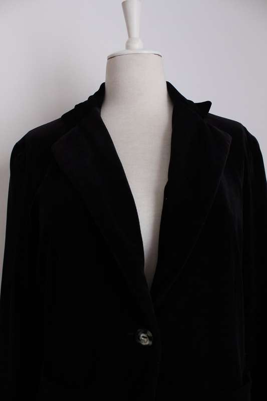 VINTAGE VELVET BLACK JACKET BLAZER - SIZE 14
