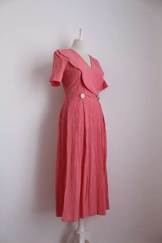 VINTAGE PINK CROSS-OVER BUST CRINKLE DAY DRESS - SIZE 10