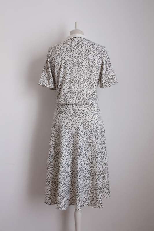 VINTAGE PRINTED WHITE TIE NECK DAY DRESS - SIZE 12