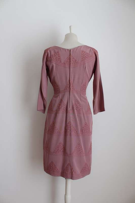 VINTAGE EMBROIDERED MAUVE LONG SLEEVE COCKTAIL DRESS - SIZE 10