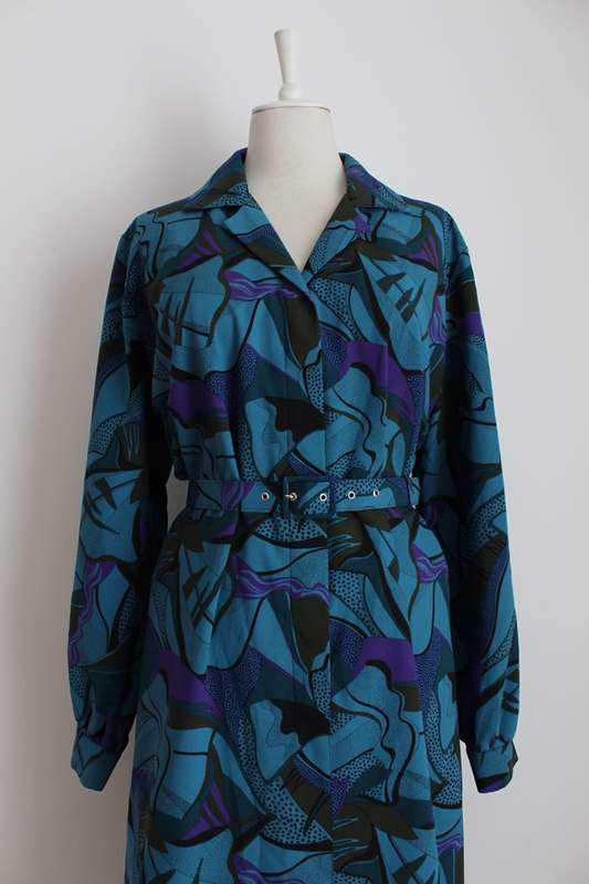 VINTAGE BLUE ABSTRACT PRINT LONG SLEEVE BELTED DAY DRESS - SIZE 20