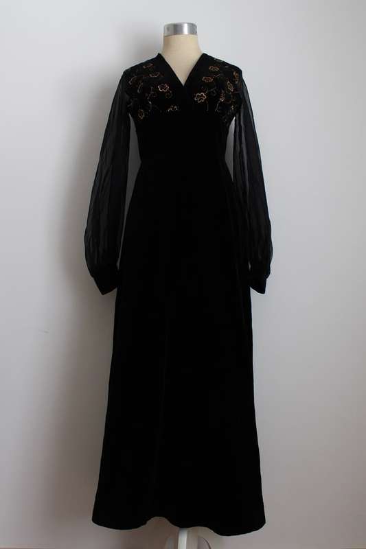 VINTAGE VELVET BLACK GOLD EMBROIDERED EVENING FORMAL DRESS - SIZE 8