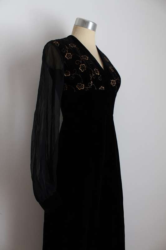 VINTAGE VELVET BLACK GOLD EMBROIDERED EVENING FORMAL DRESS - SIZE 8