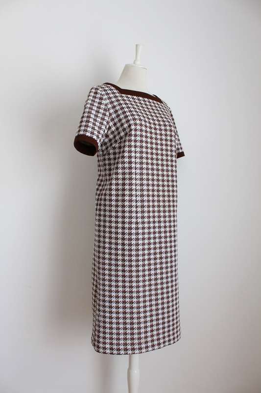 VINTAGE TWO PIECE HOUNDSTOOTH CHECK BROWN DRESS JACKET SET - SIZE 18