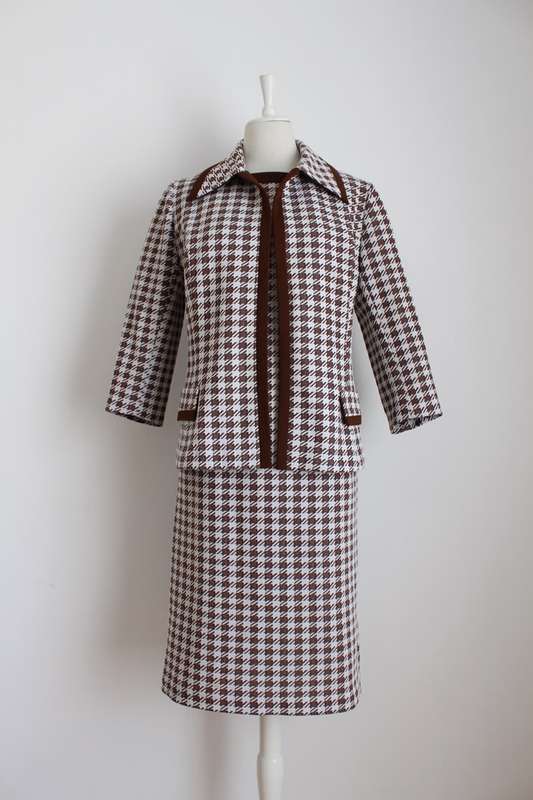 VINTAGE TWO PIECE HOUNDSTOOTH CHECK BROWN DRESS JACKET SET - SIZE 18