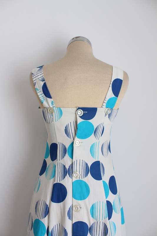 VINTAGE WHITE BLUE SPOTTED BUTTON DOWN BACK DRESS - SIZE 8