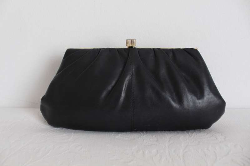 VINTAGE BLACK GENUINE LEATHER CLUTCH BAG PURSE