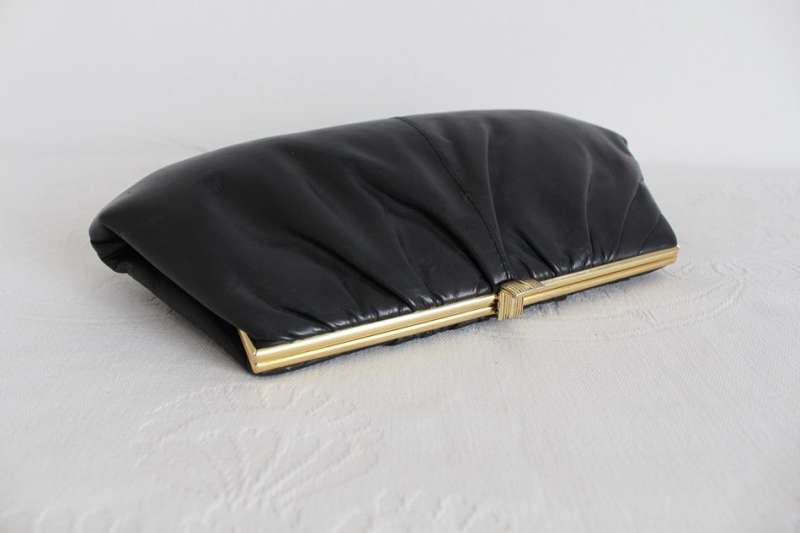 VINTAGE BLACK GENUINE LEATHER CLUTCH BAG PURSE