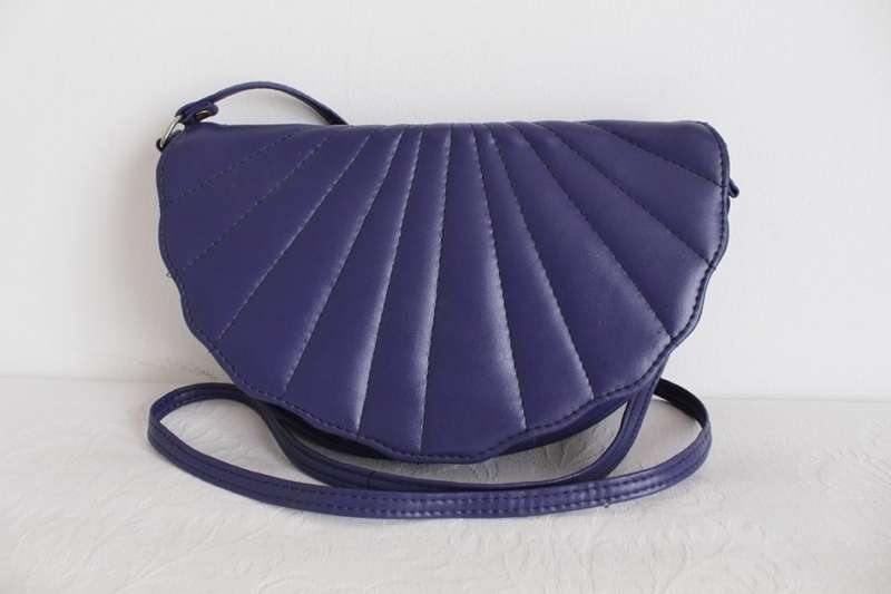 VINTAGE FAUX LEATHER PURPLE CRESCENT HANDBAG BAG PURSE