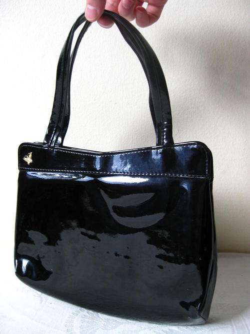 VINTAGE PATENT FINISH PURSE BY "ORLOS HANDBAGS" (AUSTRALIA) DESIGNER
