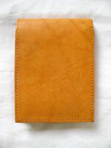 **GENUINE LEATHER** HANDCRAFTED TAN BI-FOLD MEN'S WALLET BRAND NEW