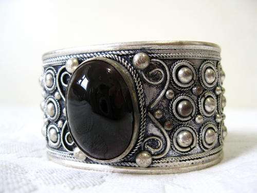 TIBET SILVER TRIBAL CHUNKY CUFF BANGLE BRACELET - BRAND NEW