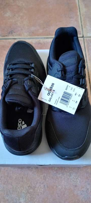 Adidas Men`s Galaxy 4 Sneaker Black UK7