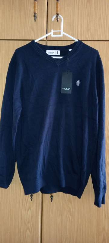 Pringle of Scotland Men`s Navy Core Vneck Knitwear Top Large