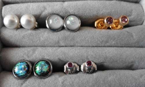Fashion Earrings & Odds - As per pics