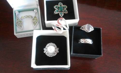LOT OF GENUINE STERLING SILVER RINGS. ALL IN EXCELLENT CONDITION!