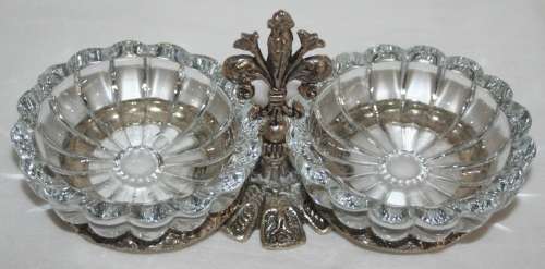 WHAT A MAGNIFICENT DETAILED MUSTARD CARRIER WITH BEAUTIFUL CUT GLASS HOLDERS ON THE SILVER PLATED?