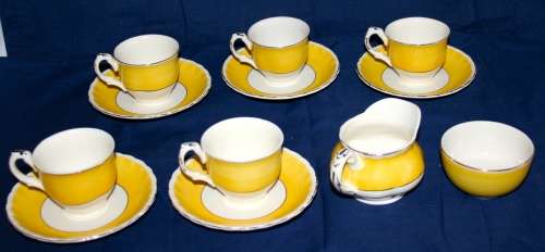 WOW A EXQUISITE COLLECTION OF 5  SMALL CUPS &SAUCERS, MILK CREAMER & SUGAR BOWL BY GRINDLEY ENGLAND
