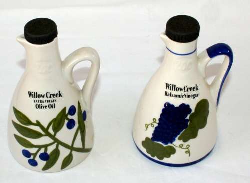 A MAGNIFICENT PORCELAIN/CERAMIC WILLOW CREEK VINGAR & OIL DECANTERS