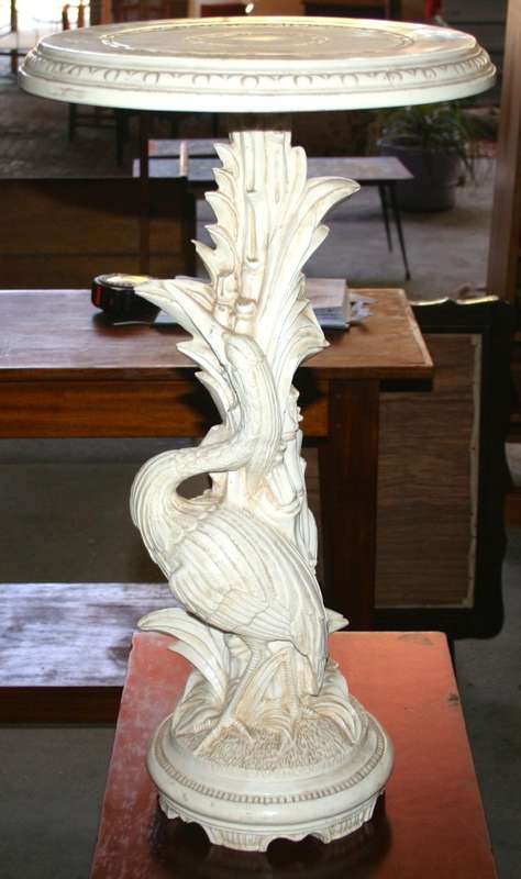STUNNING HEAVY RESIN GLASED STAND/SIDE TABLE WITH LOTS OF BEAUTIFUL DETAIL