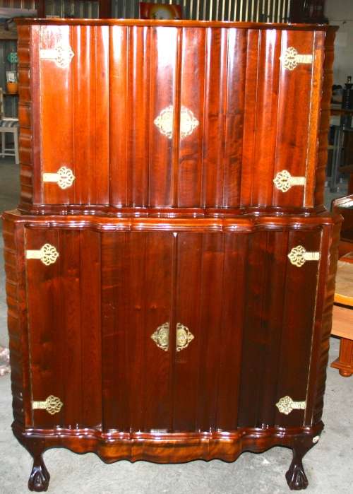 EXQUISITE ANTIQUE BALL & CLAW CORNER DRINKS CABINET WITH FOUR DOORS!!! GREAT CONDITION!!!